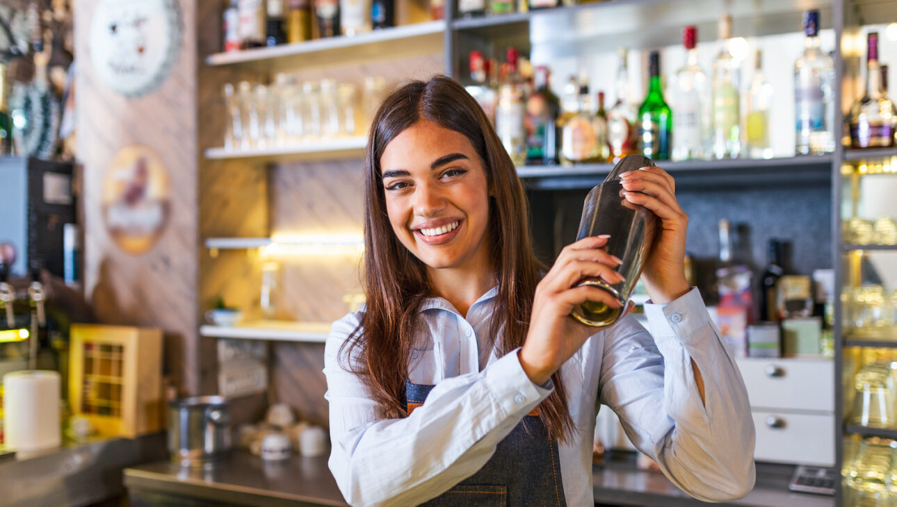 CERTIFICATE II IN HOSPITALITY